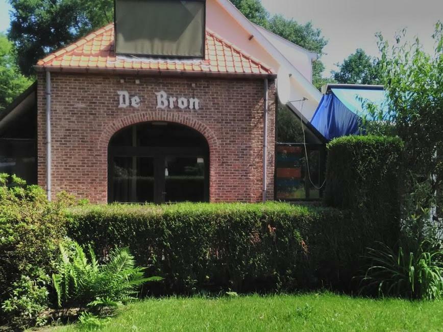 De Bron Villa Beringen Eksteriør billede